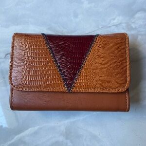 New ladies wallet with snake treatment